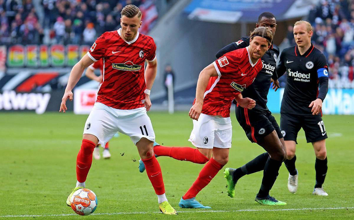 摩纳哥中场表现抢眼，领先积分榜的简单介绍