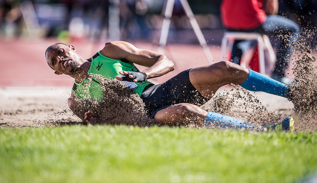 包含体育盛事：精彩瞬间令人目不暇接的词条