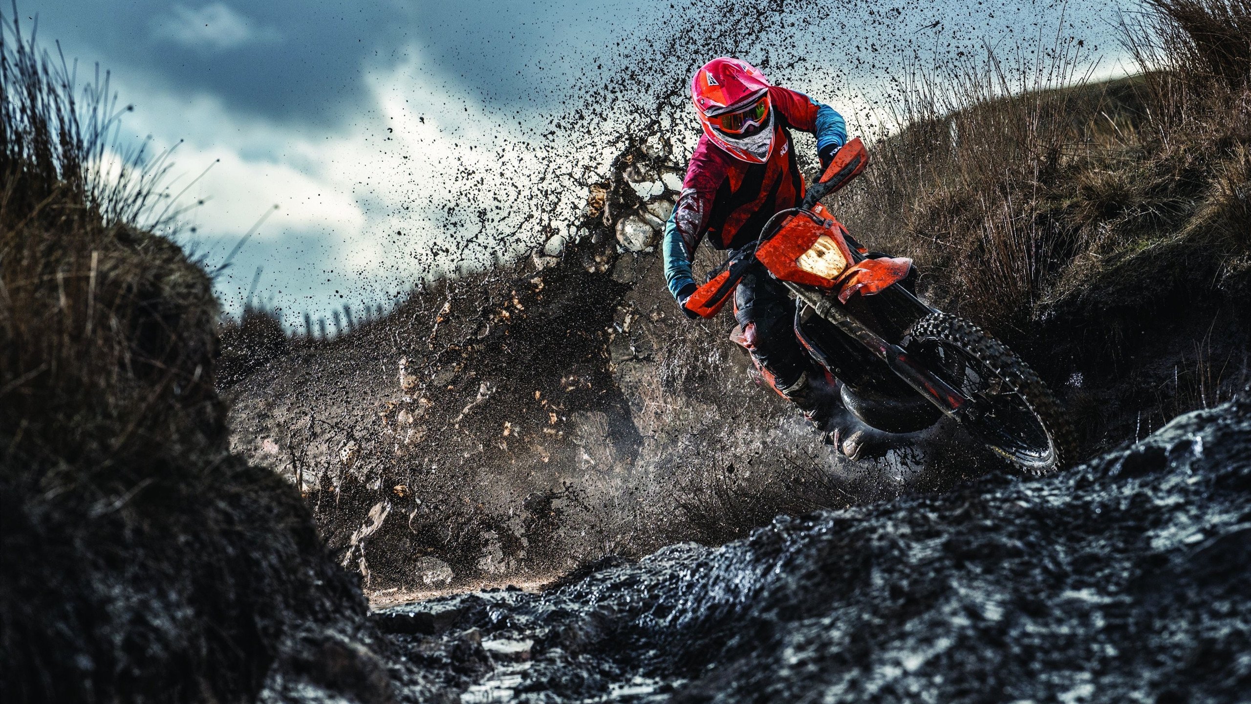 羽毛球赛场焦点！法国队对阵中国队，压哨绝杀，引爆全场观众欢呼