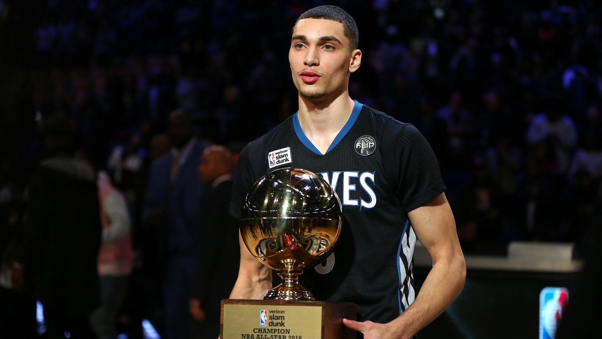 阿扎伦卡在DWG比赛中出色防守，绝杀引发热议！